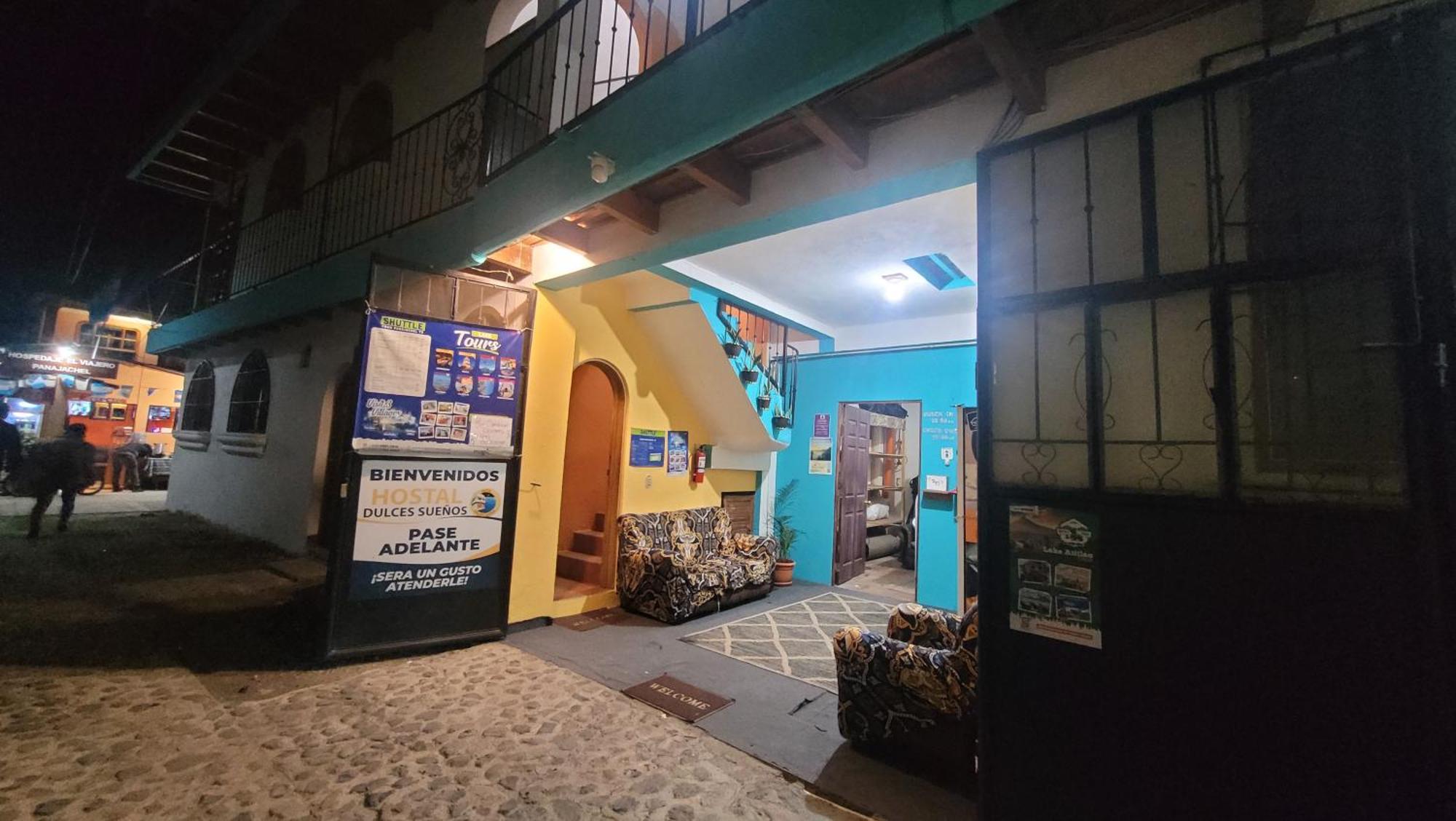 Hostal Dulces Suenos Panajachel Dış mekan fotoğraf