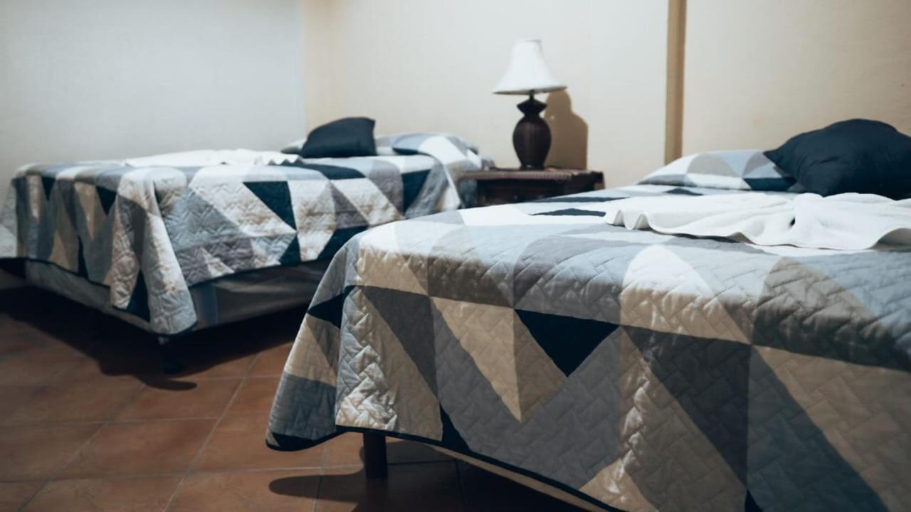 Hostal Dulces Suenos Panajachel Dış mekan fotoğraf