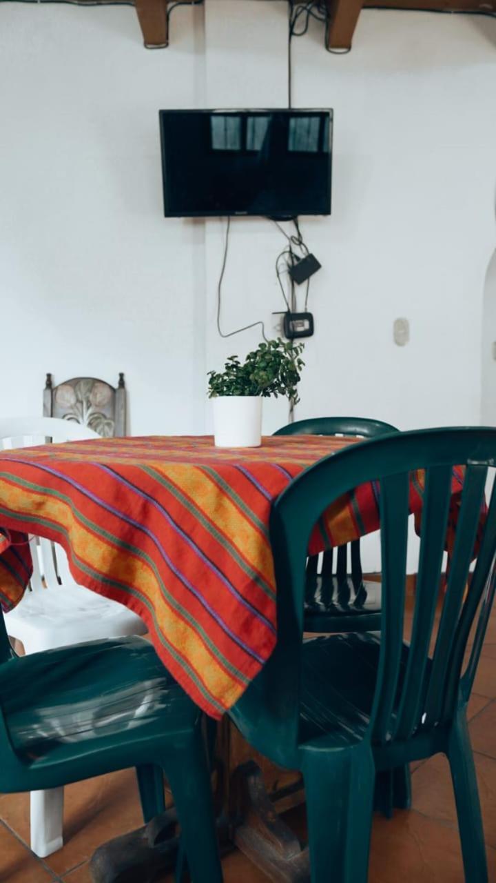 Hostal Dulces Suenos Panajachel Dış mekan fotoğraf