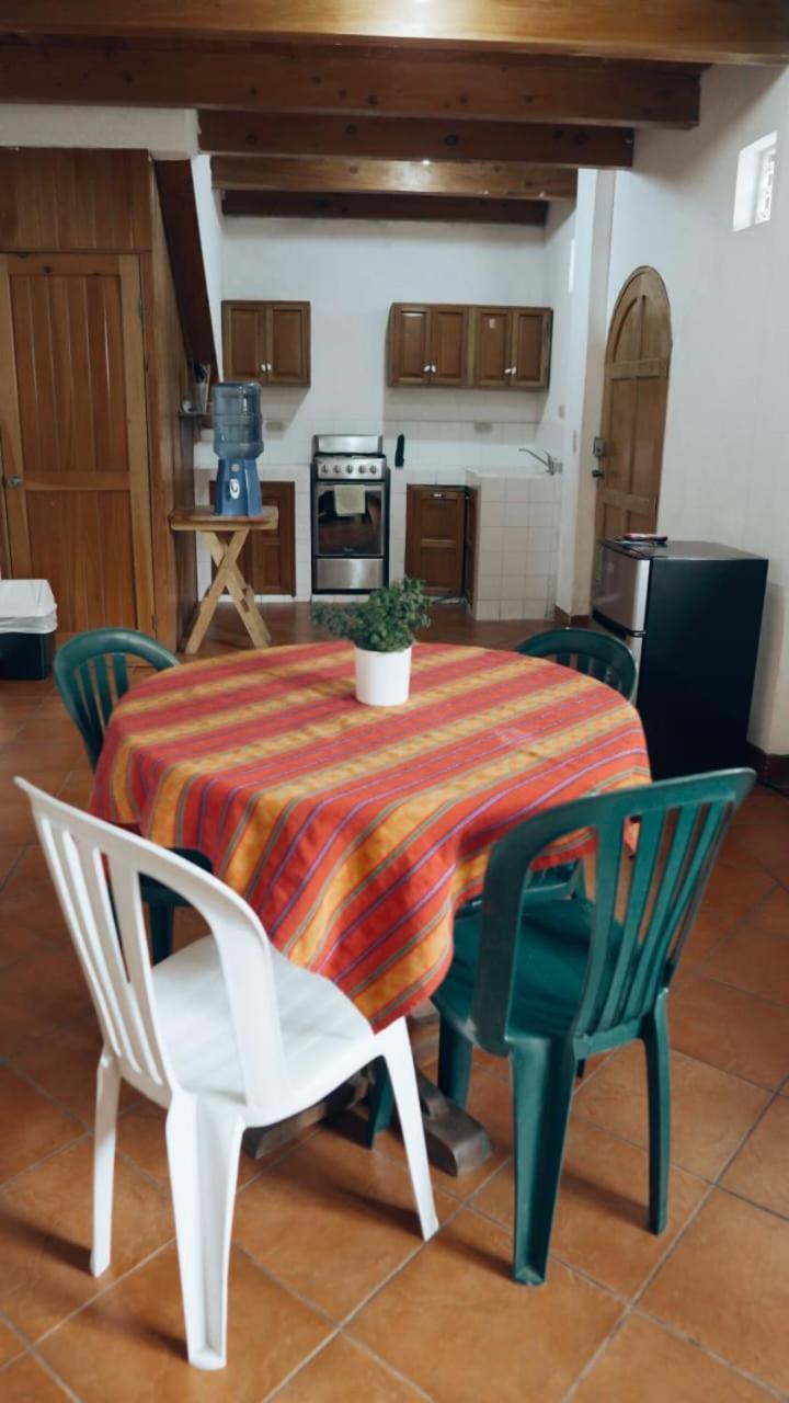 Hostal Dulces Suenos Panajachel Dış mekan fotoğraf